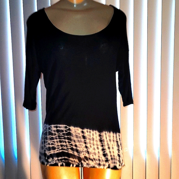 3/4 sleeves off shoulder black over blk&wht tie dye scoop neck top size s NWOT - Picture 3 of 3